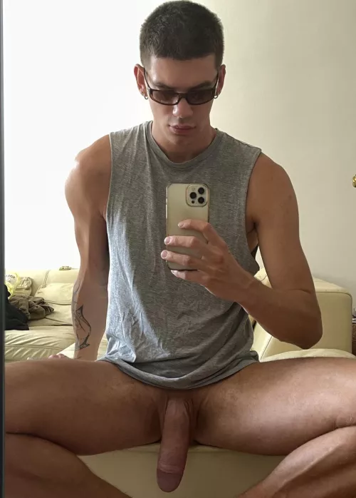 Would you let me pound you?😉 21 hung male msg for a chat 