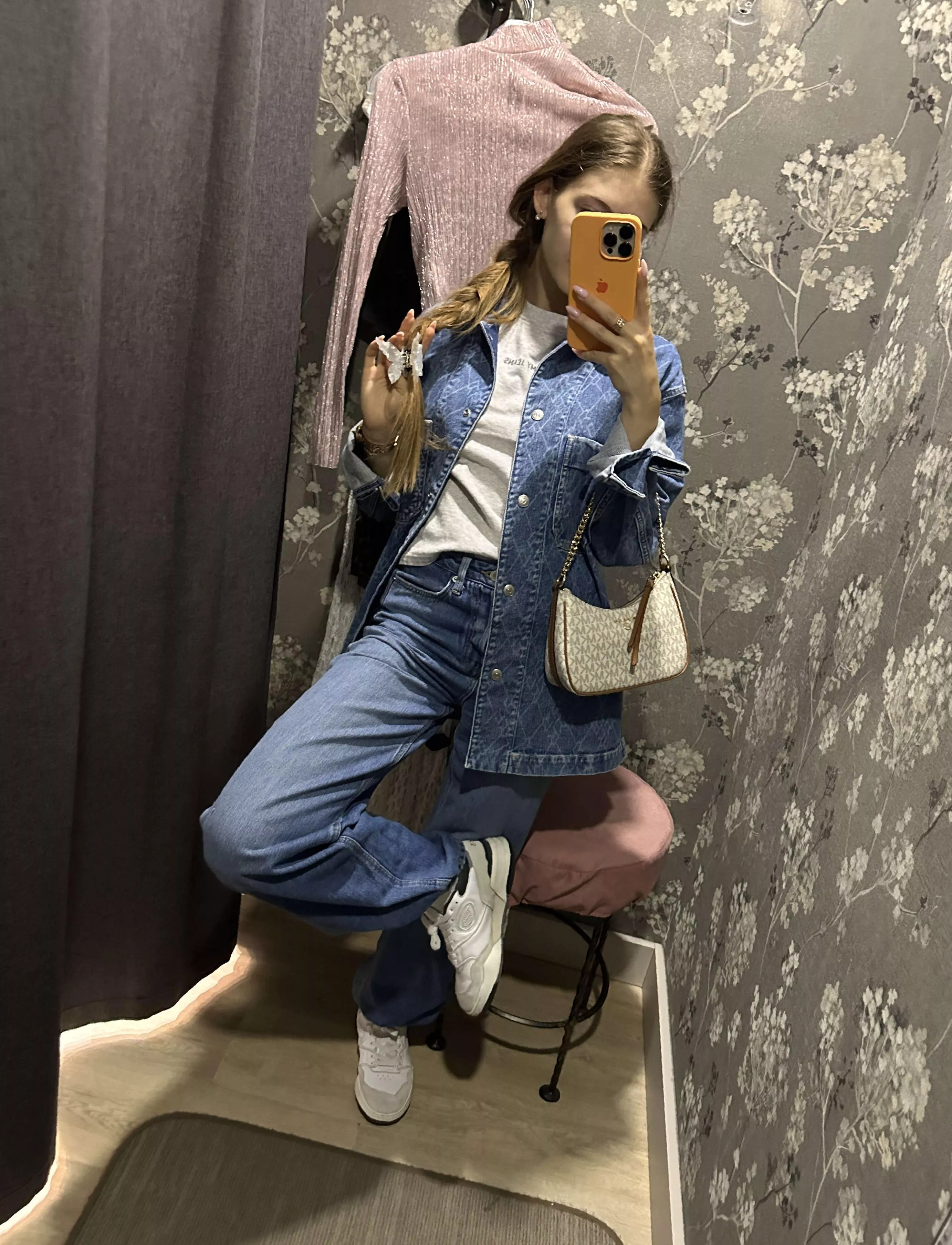 Yes, it's selfies, yes, it's a locker room