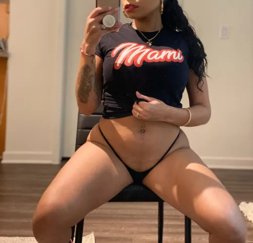 You can't keep your eyes off me