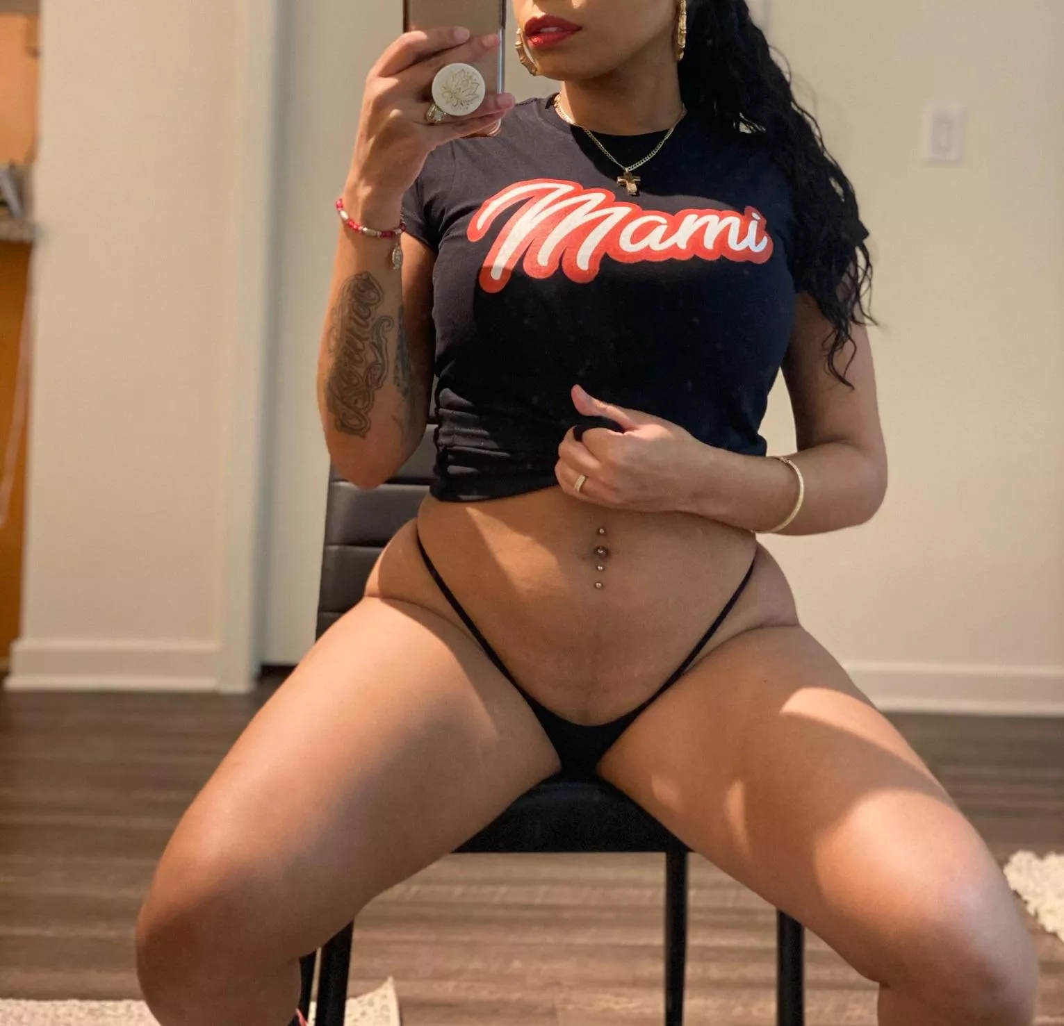 You can't keep your eyes off me