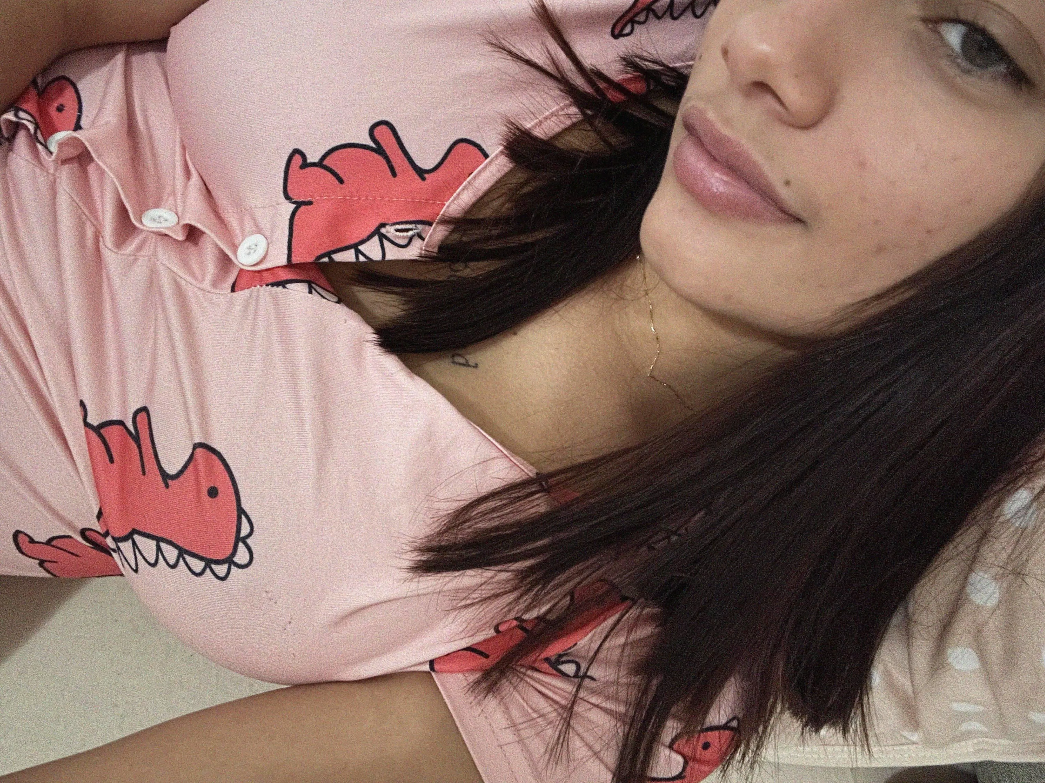 19 [F4M] Who's up for a little fun?