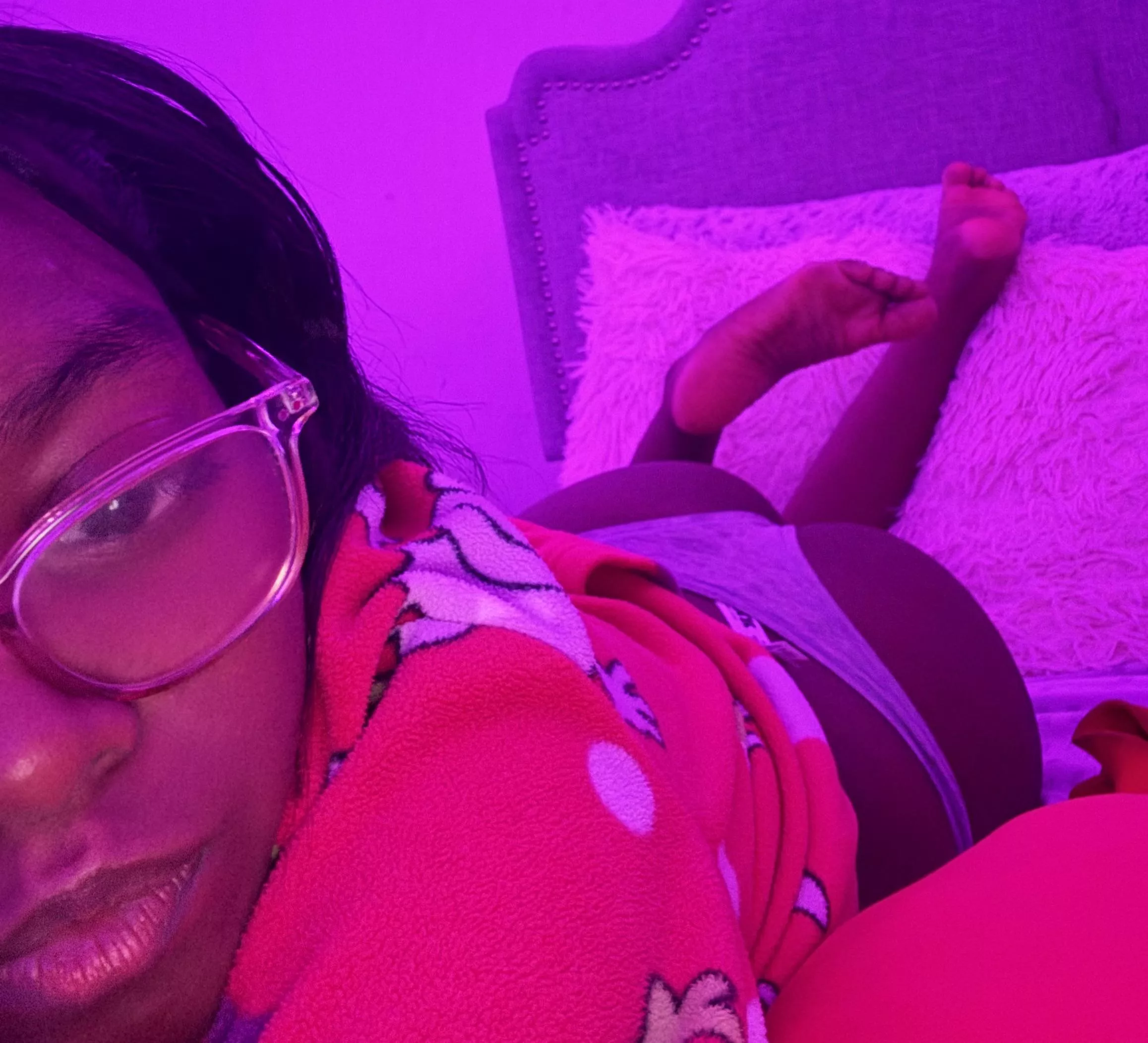 19f need playing with🙄😈