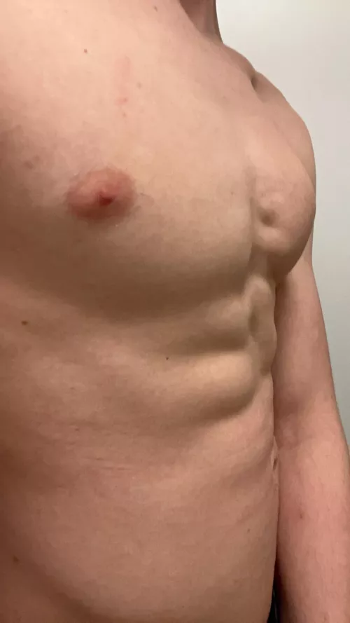 20 looking for fit friends/bros