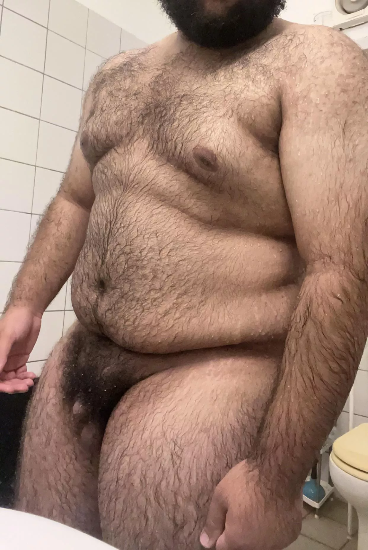 (21) bottom bear, let’s chill and listen to music together bro