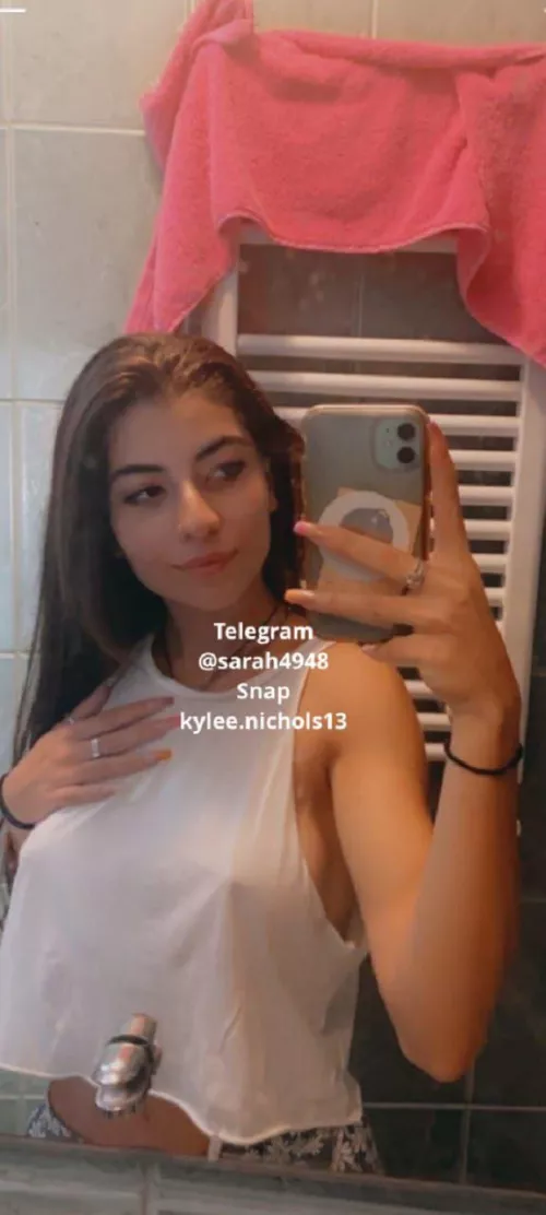 21[F4M] S'ending nudes to e'veryone who like this just because i'm horny💦