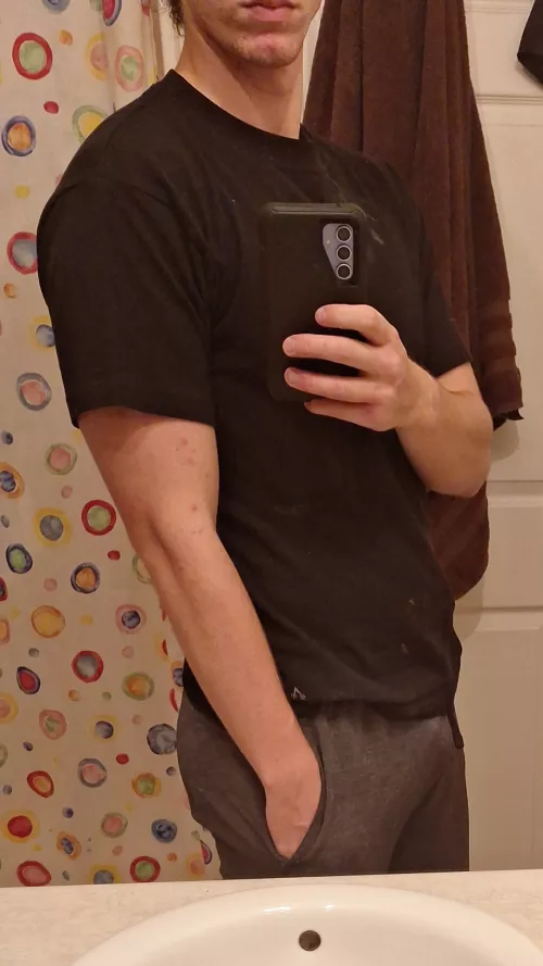 23 (m4f) nerdy white boy