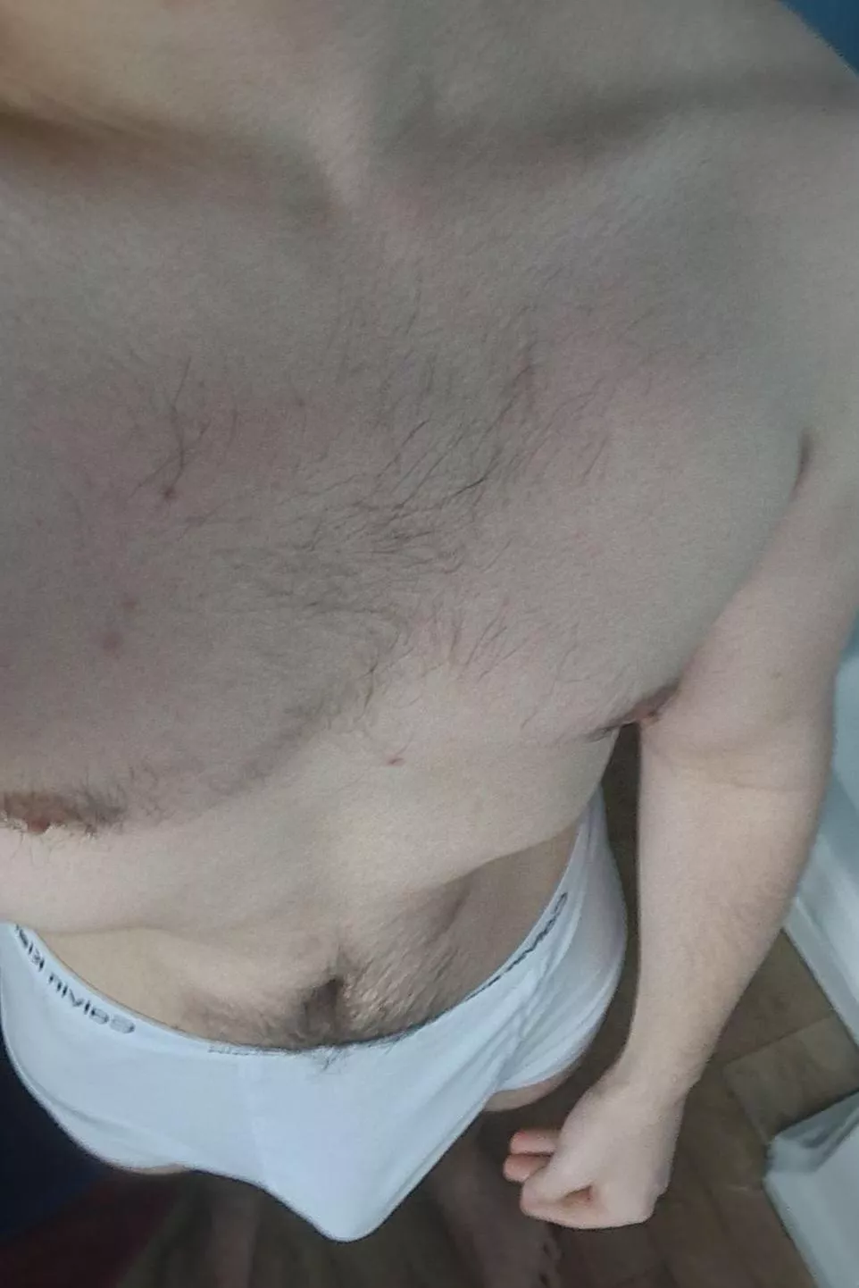 24 m uk str8 top looking for chubs, superchubs, smooth, fat ass, femme or nerd pm me