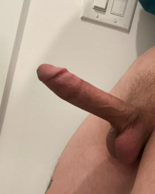 25M4A - who’s free tonight? 