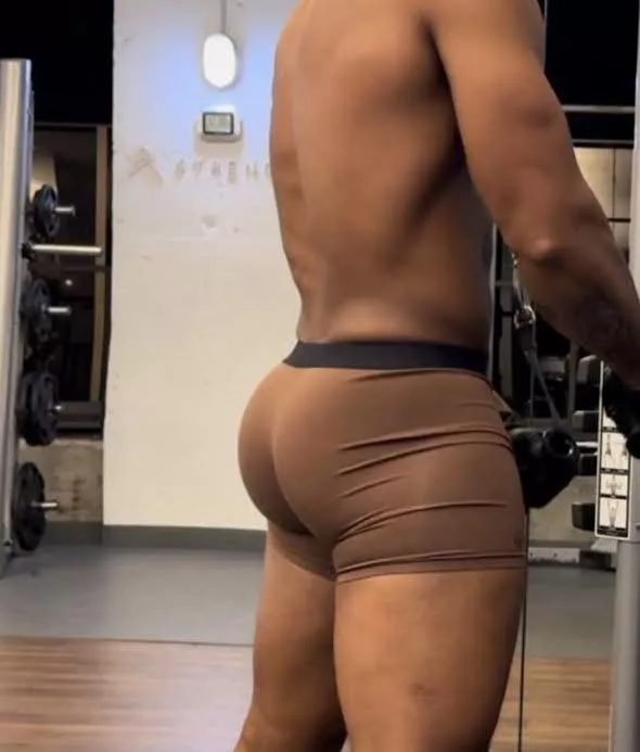 27 Van Nuys California REAL Throat goat with tight cakes in Van Nuys looking to swallow some good clean dxxk. Mouth feels like a pussy and can make you bust hard. Dick sucking lips and wet mouth. Can do GLORY HOLE or be waiting on my knees with a ski mas