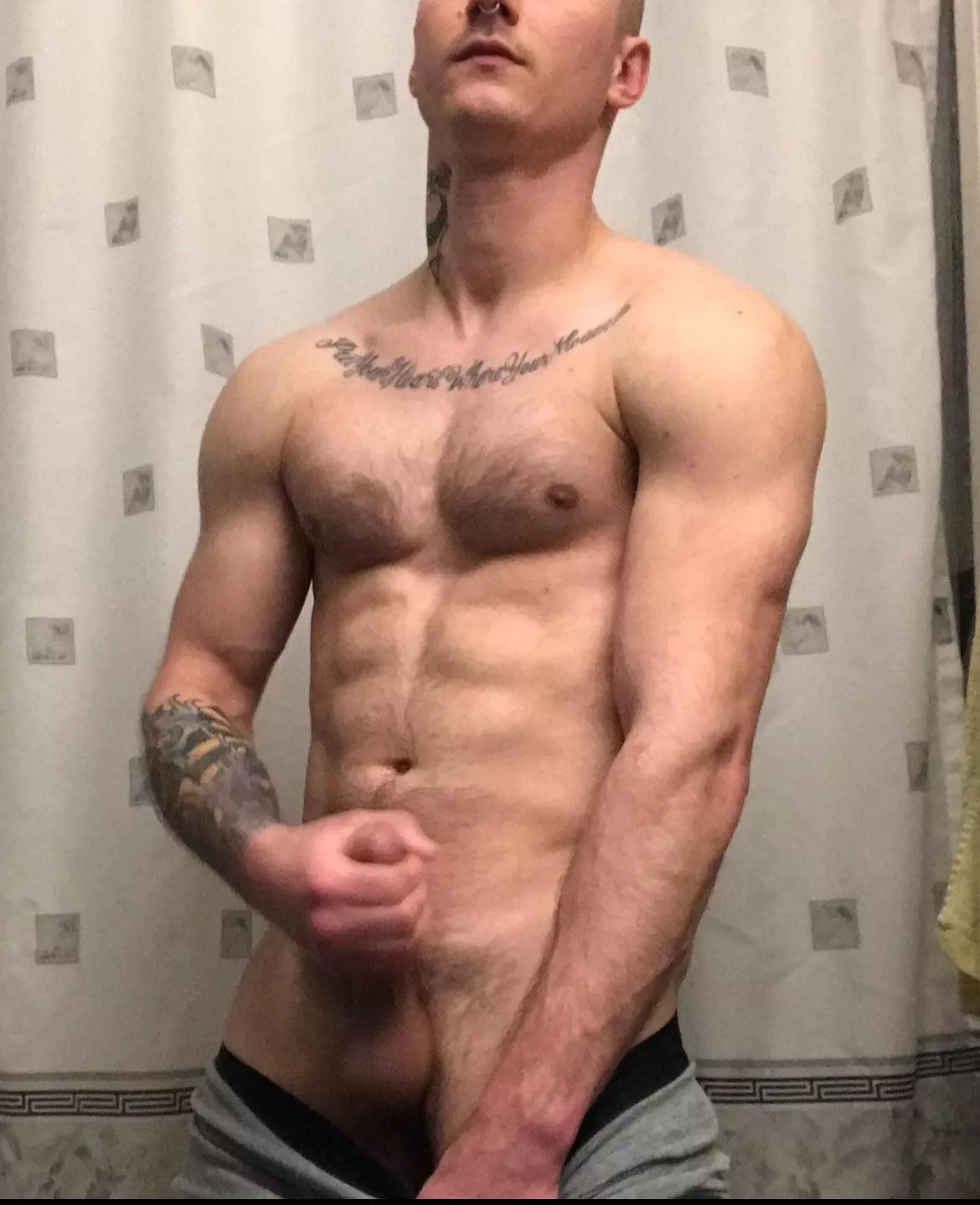 34 [m4f] is it mostly spam here or are there any degenerates like me looking for fun?