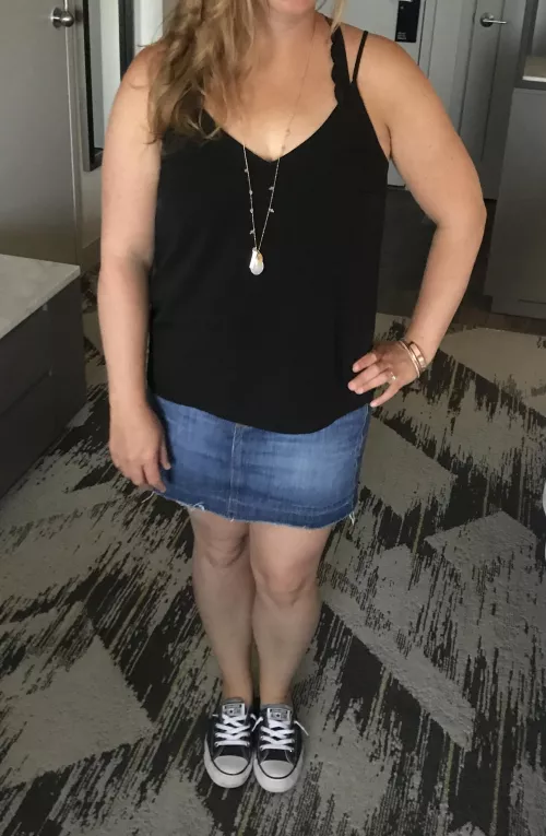 44/F divorced and interesting in finding a couple for new friends!

