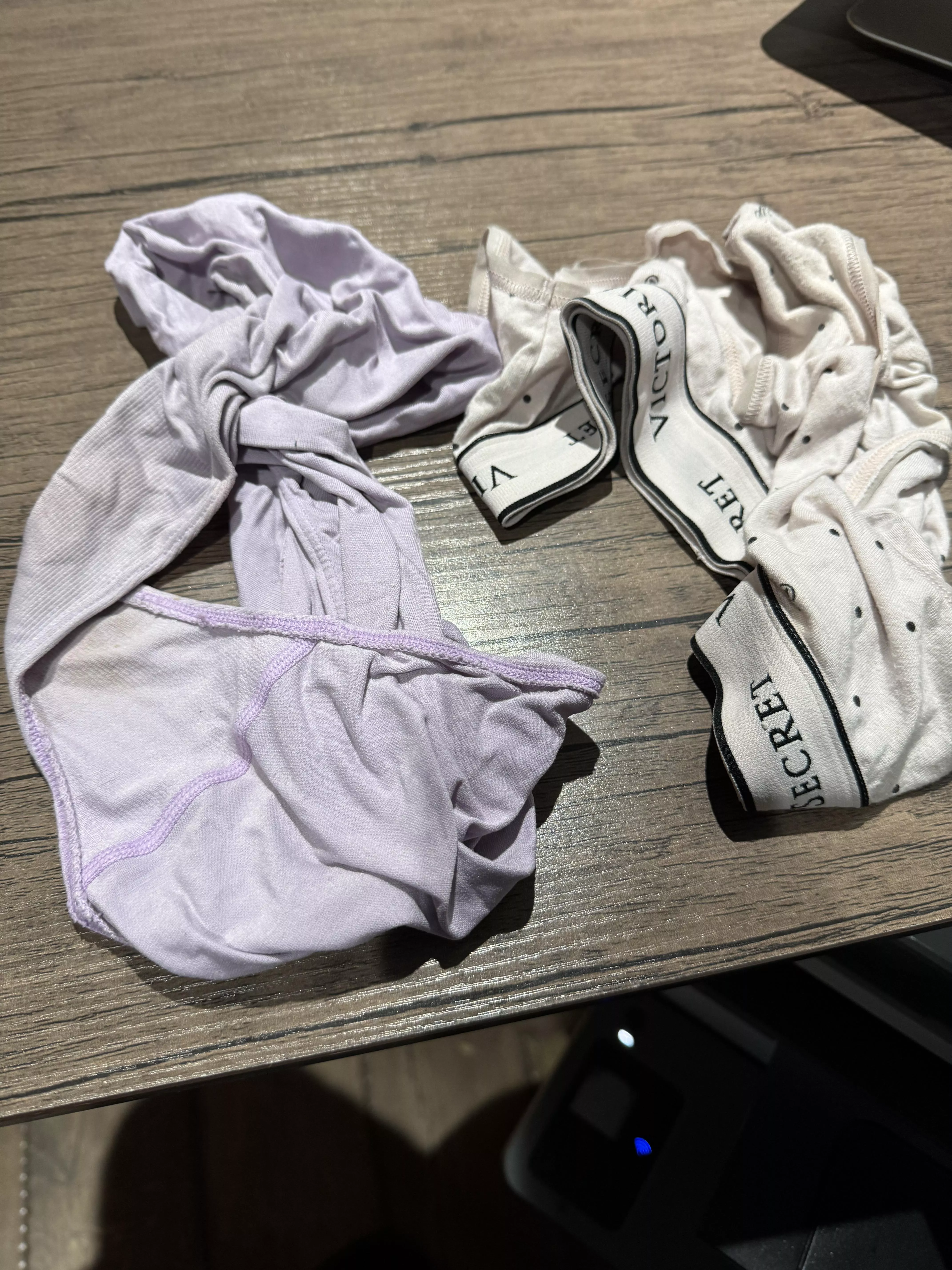 Any guys in Arden need a release, Have a worn pair to smell and a clean pair to catch it all up Lmk have pics and videos also 