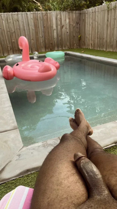 Any pool girls look at this sub? In need of your services in Miami…