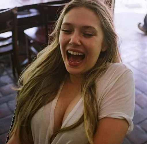 Anyone looking to chat about Lizzie, DMs open 