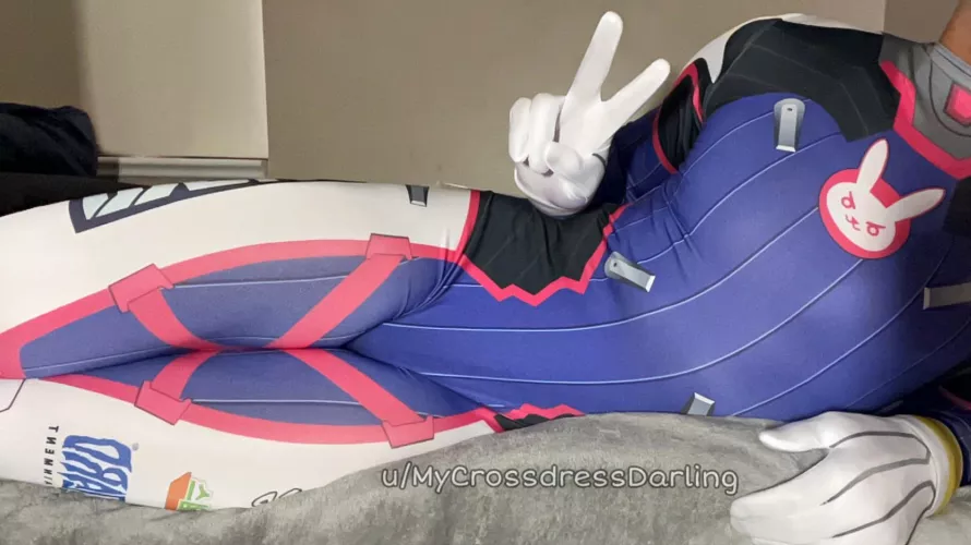 Anyone want to cosplay together?🩷