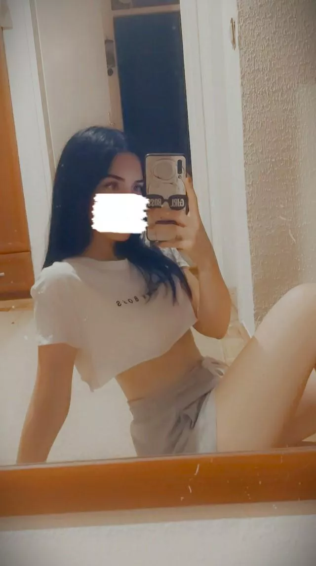 [B4D]Willing to be your online sugar baby for long term. [20F]