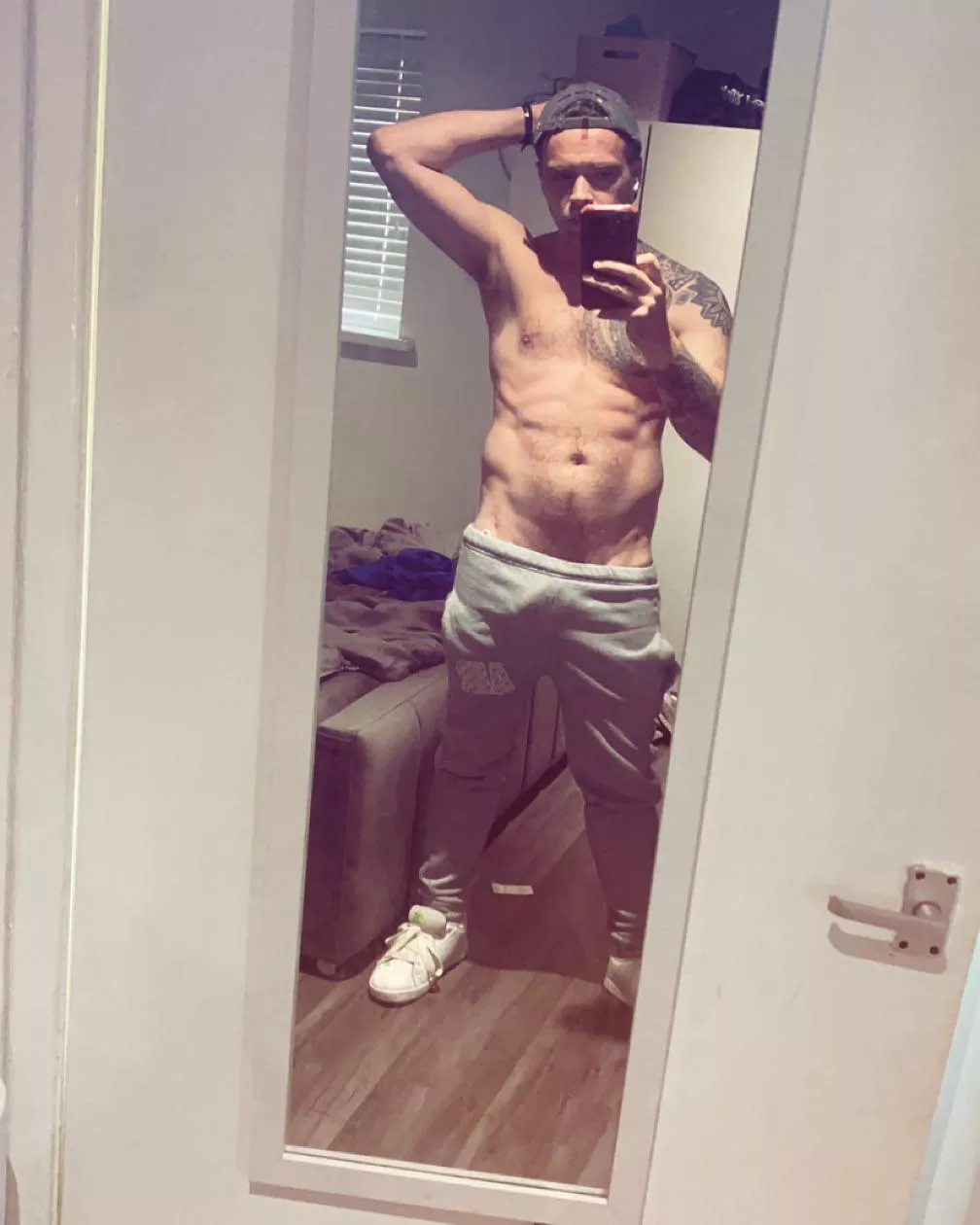 Big Dick Daddy ready to take your dirtiest requests… 😈