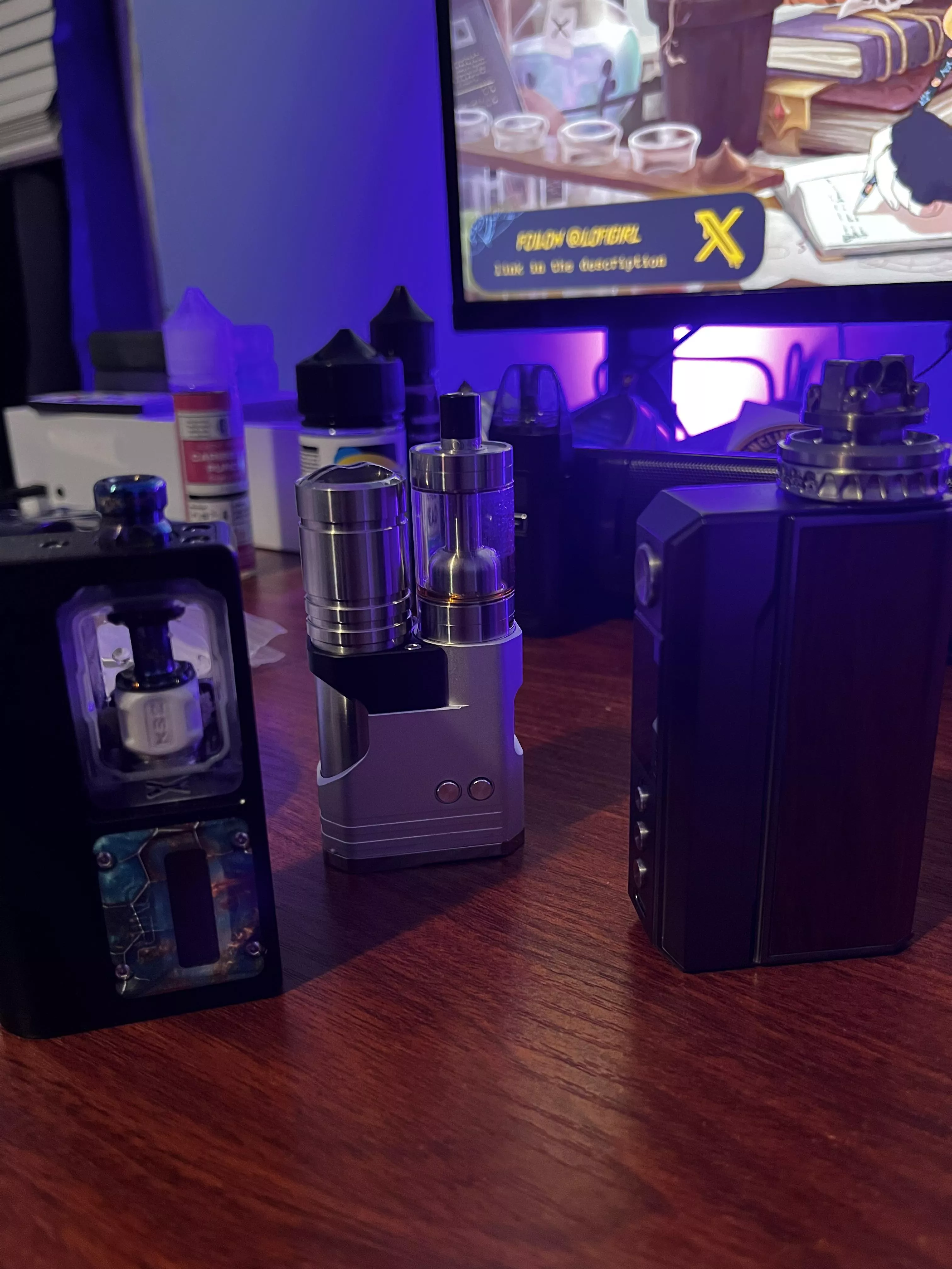 Blotto Max currently getting some fresh wicks, Aspire Mixx with the YG Creations(some sorta rdl/mtl rta), and Mission XV Astro with the ole Mission XV KB2 Evo mixed with Ti bits