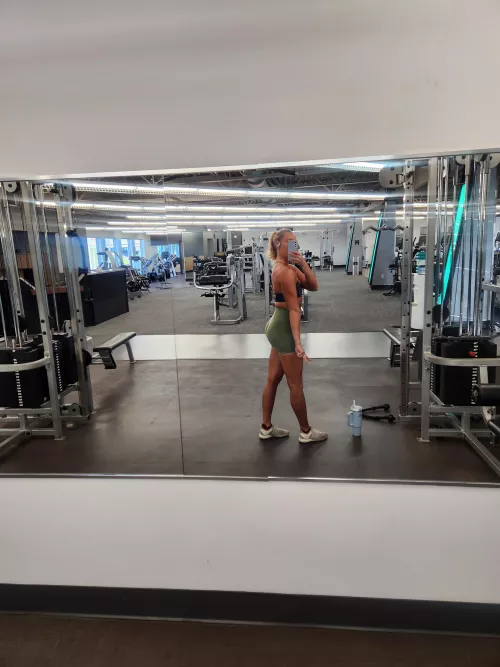 Can i be your gym crush? 🥵