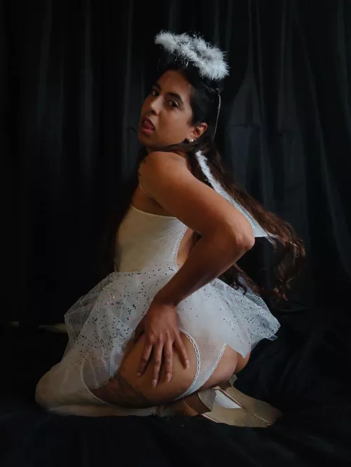 Can I be your sweet angel?? 💞💞