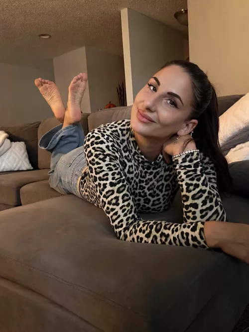 Can you massage my feet? They could use a nice rub down!