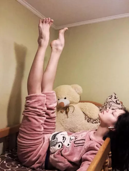 Cute toes or high arches? Size 9