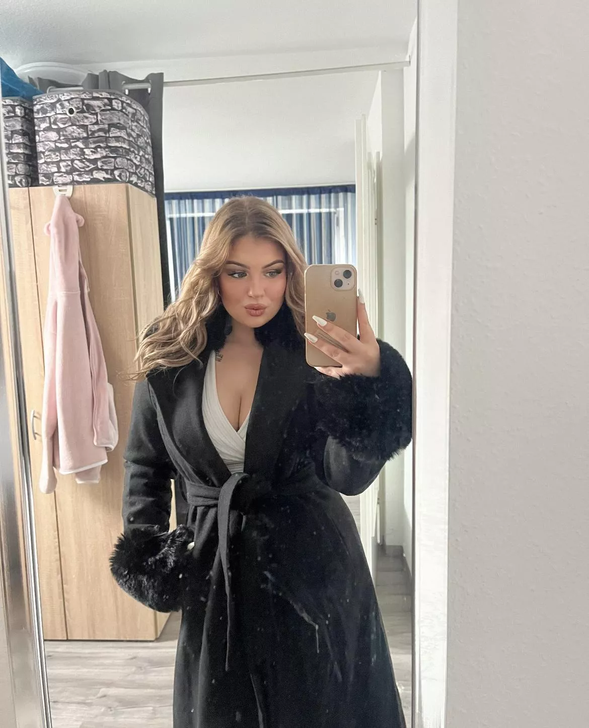 Do I look like the kind of woman that would wreck you and your marriage? 😈😇