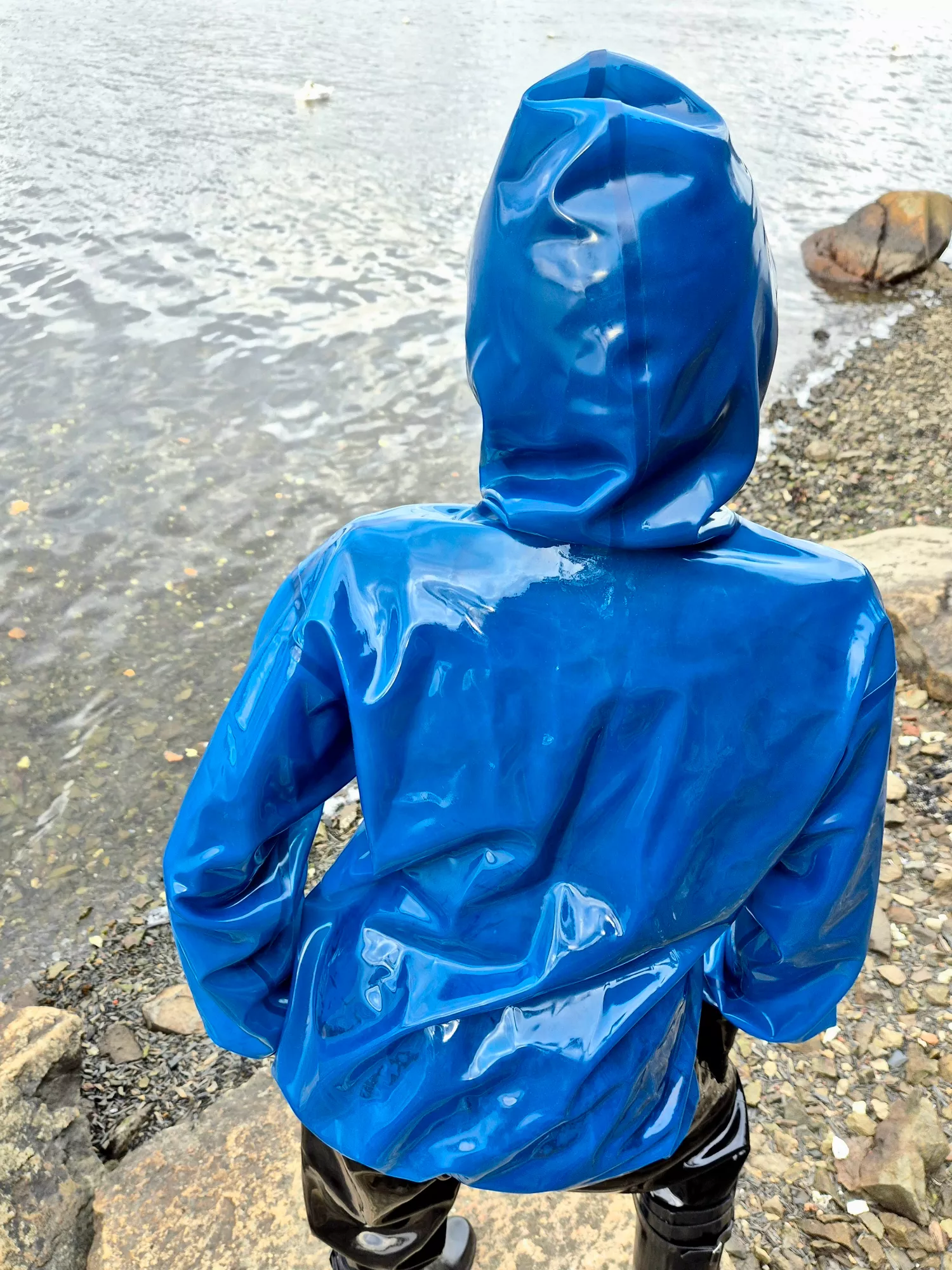 Everyday me, out and about in full latex!