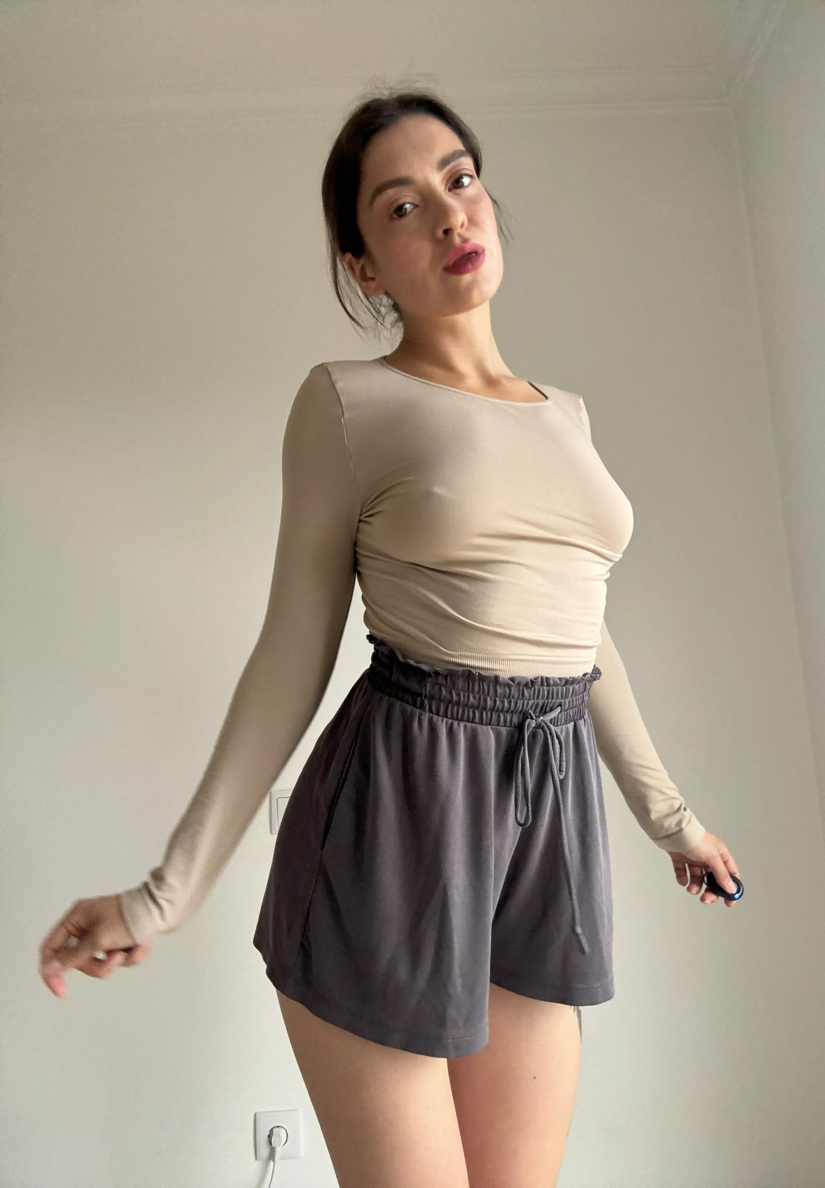 Everyone Love to walk on a Hot MILF like this