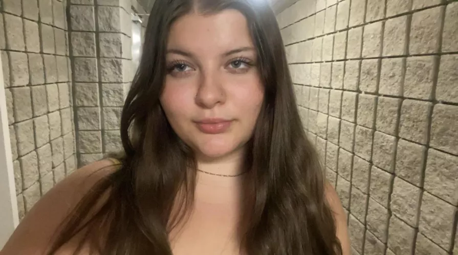 F19 looking for an online Daddy