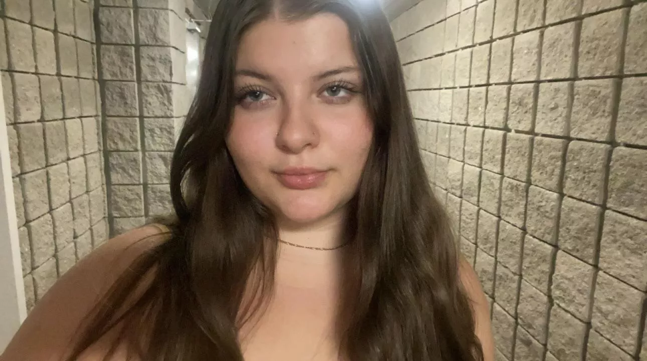 F19 looking for an online Daddy