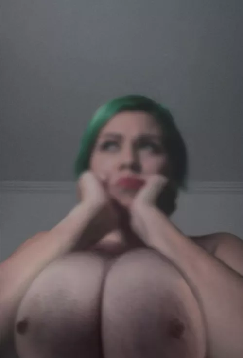 [F4A] Just wondering whether there's any pig people like me out there tonight?