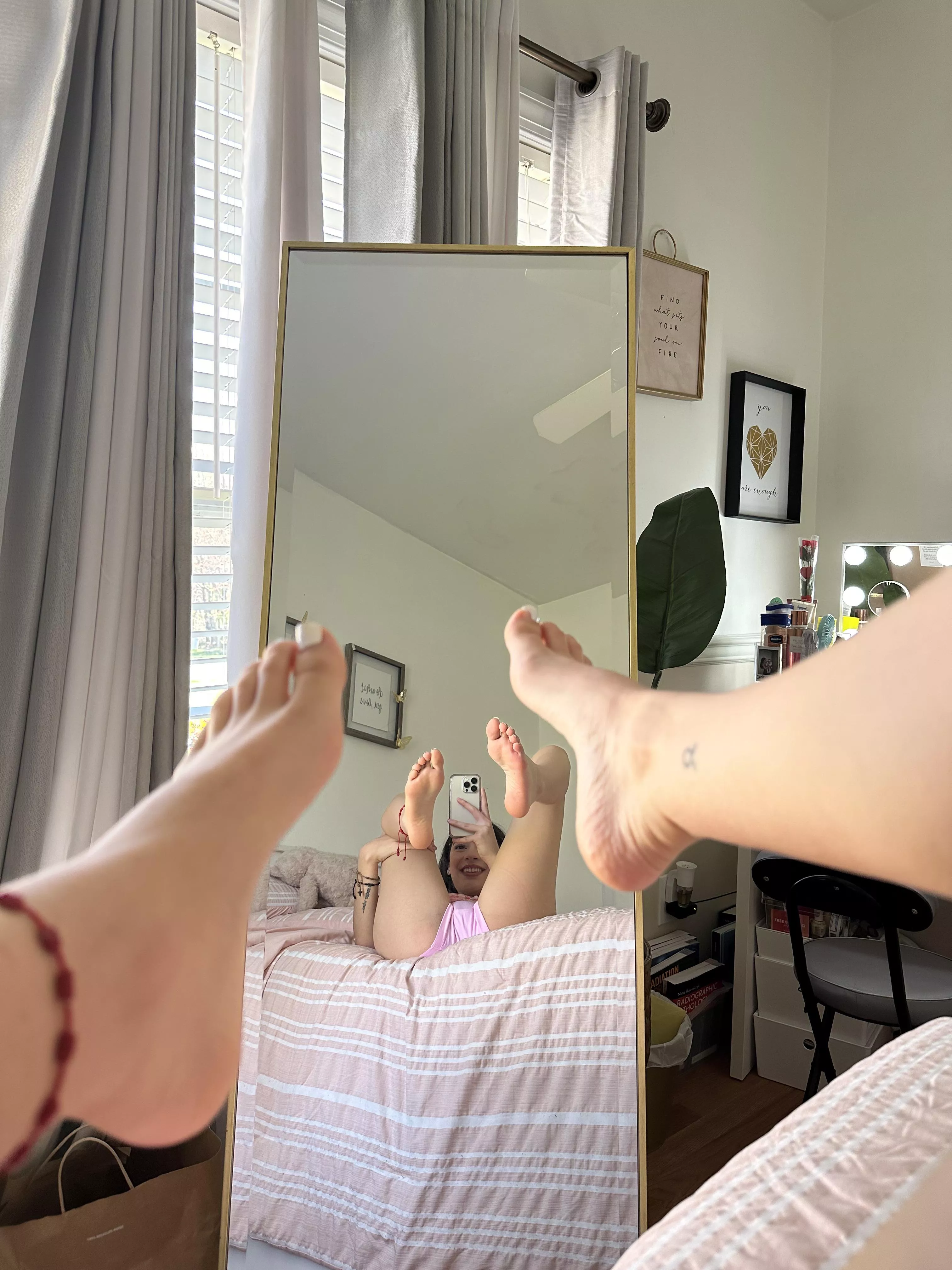 feet coming thru [oc]