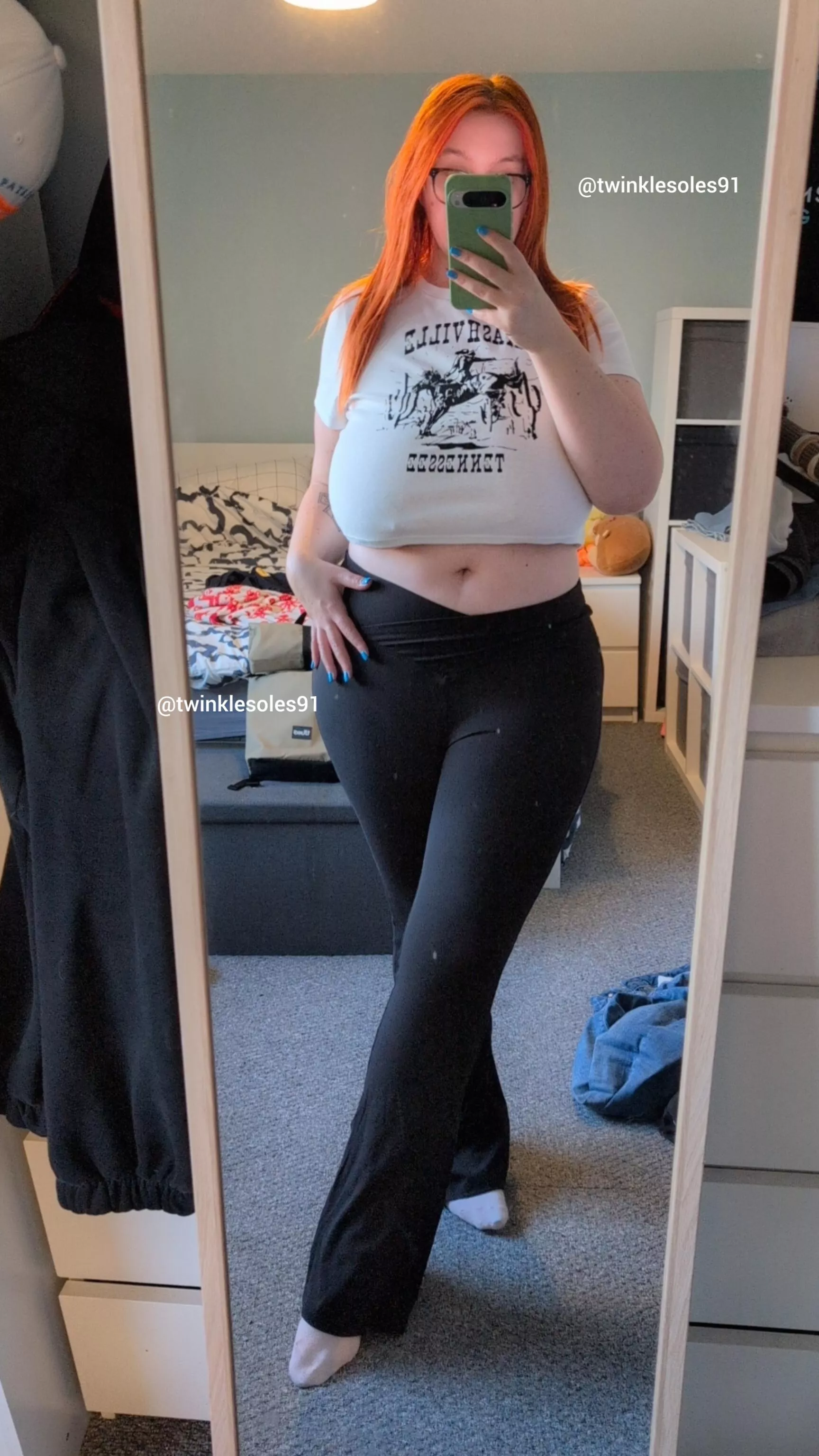 Flared yoga pants are my new favs