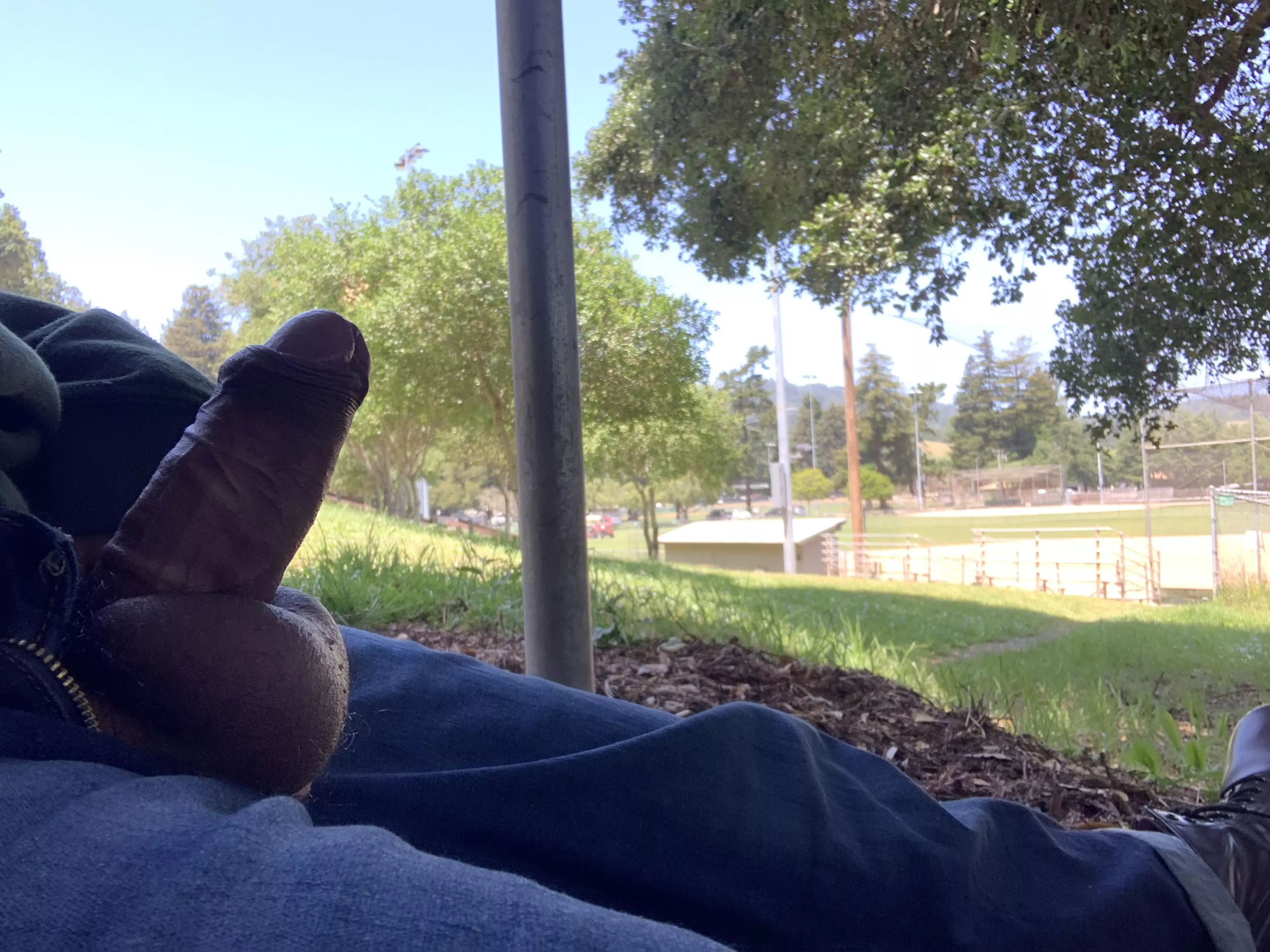 Freeballing at the park wanna join? 