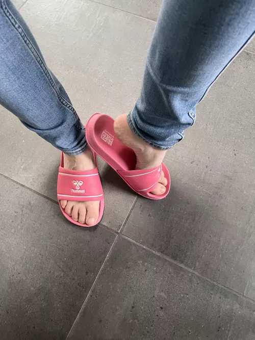 Gonna slap the hell out of you, foot boy!