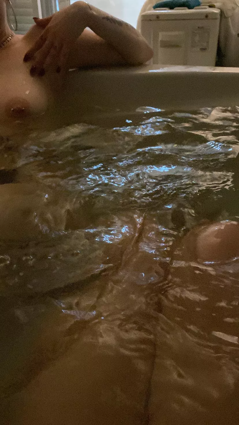 got horny and fucked my friend in the tub ;)