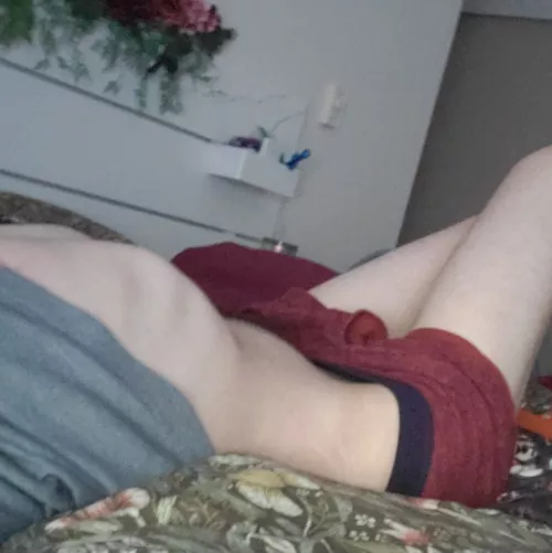 Had to break my fast at 24 hours today, but I feel so much skinnier than i did a month ago ;3