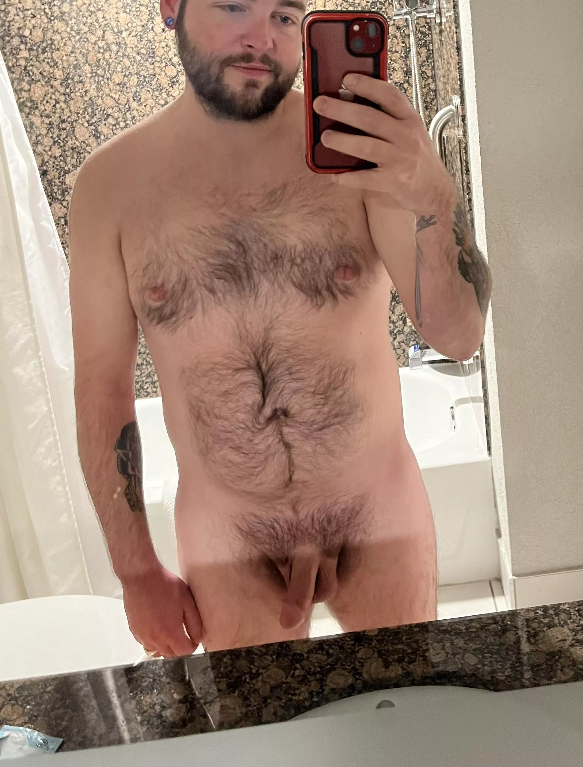 Hotels always make me horny 😈