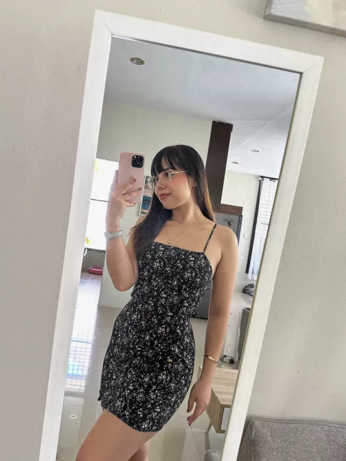 How am I supposed to hide these curves when mom made them impossible to miss? 19f