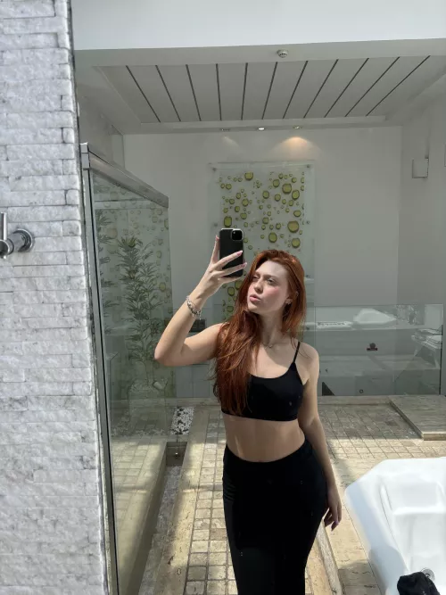 How do this fit look on me? 