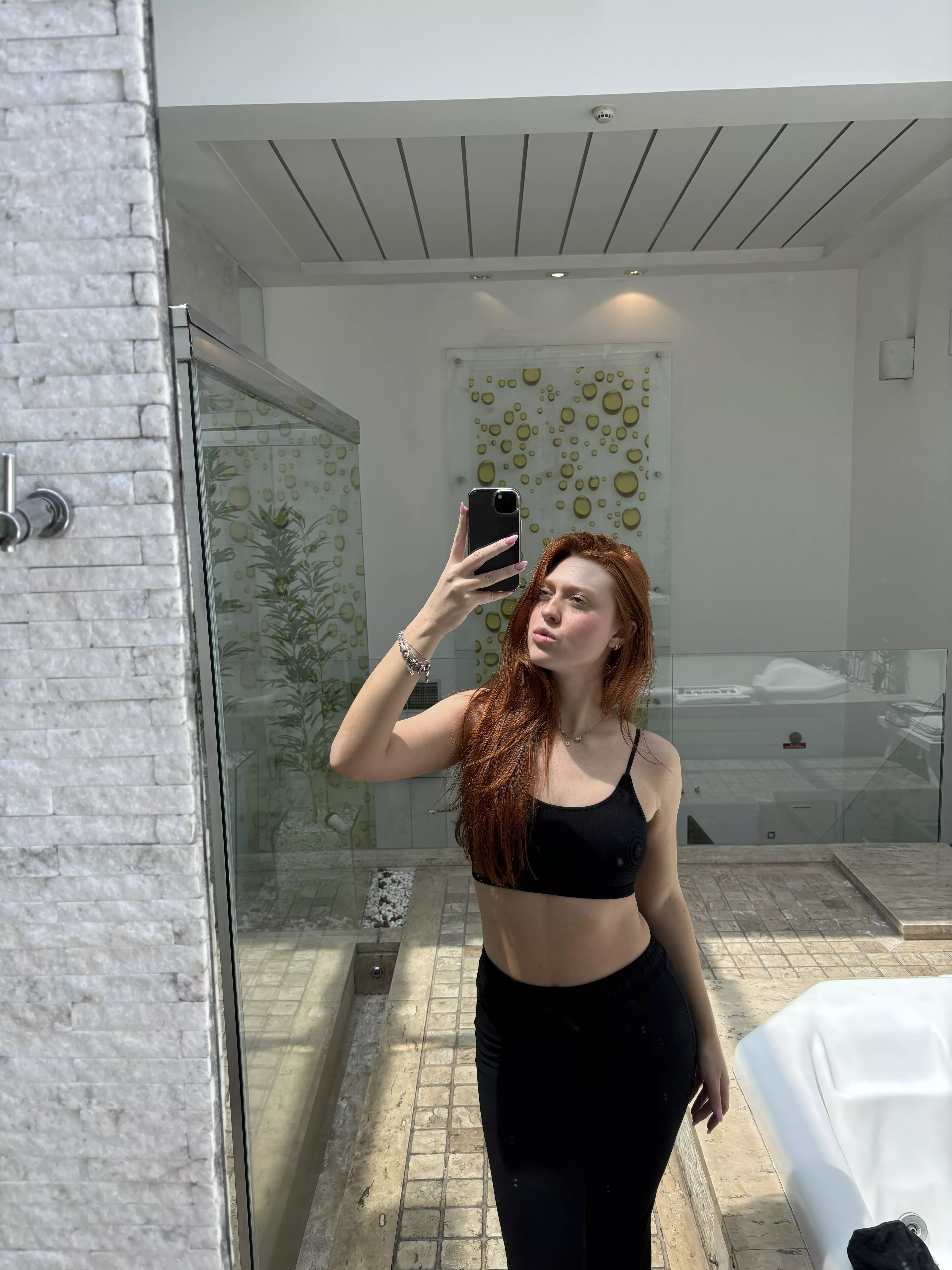 How do this fit look on me? 