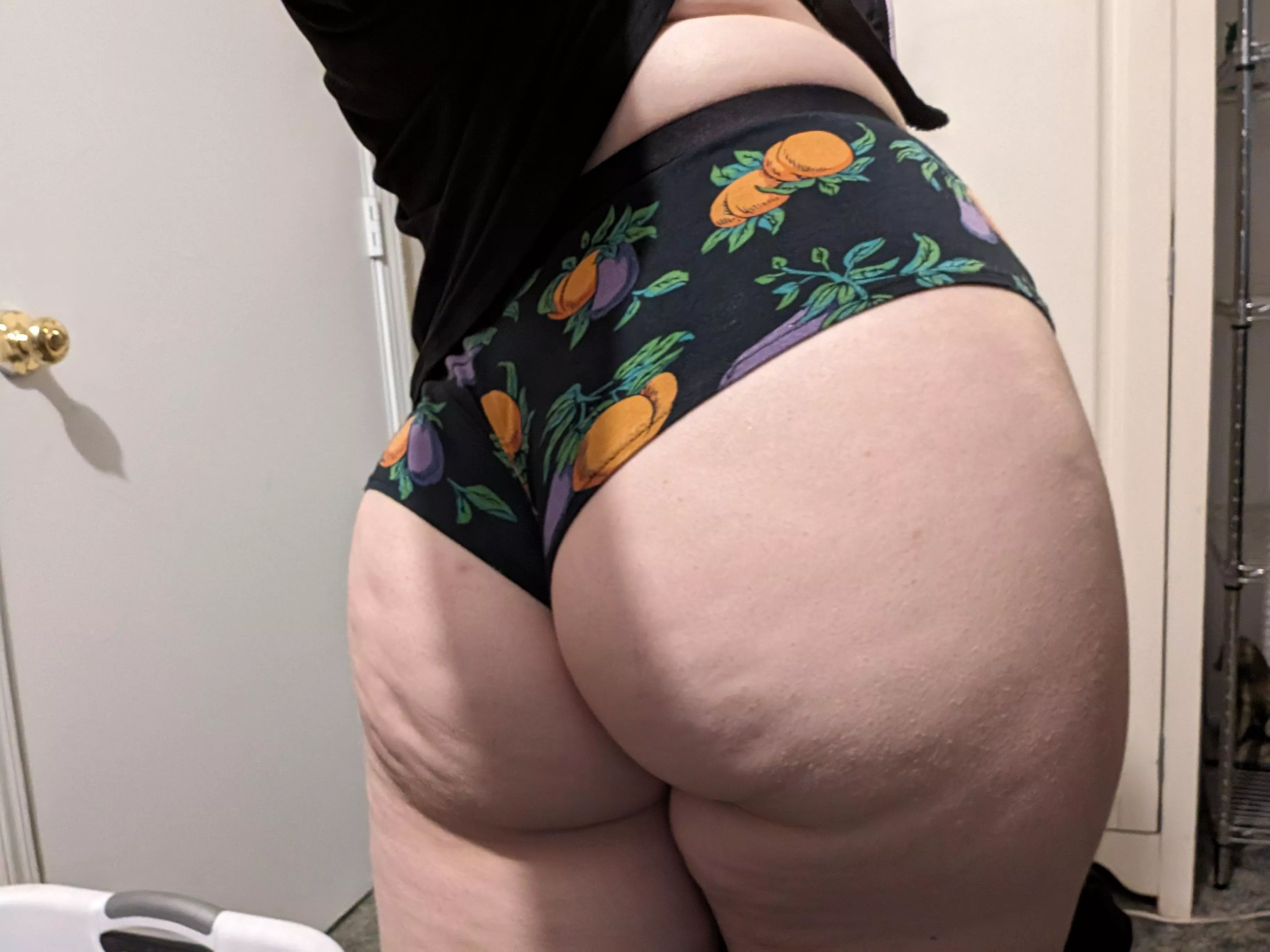 I don't think you can handle this peach 🍑