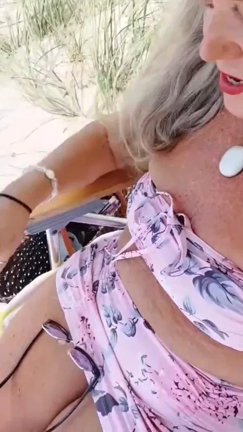 I feel peaceful at the ocean