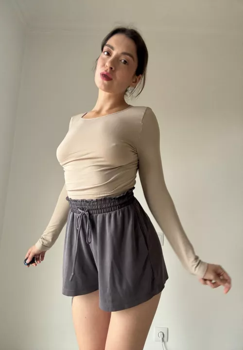 I feel so pretty in this photo