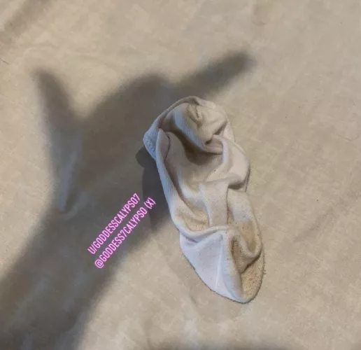 I found this sock under my bed. I know you pathetic little freaks are squirming at the sight. You know what to do 💸🖕🏽