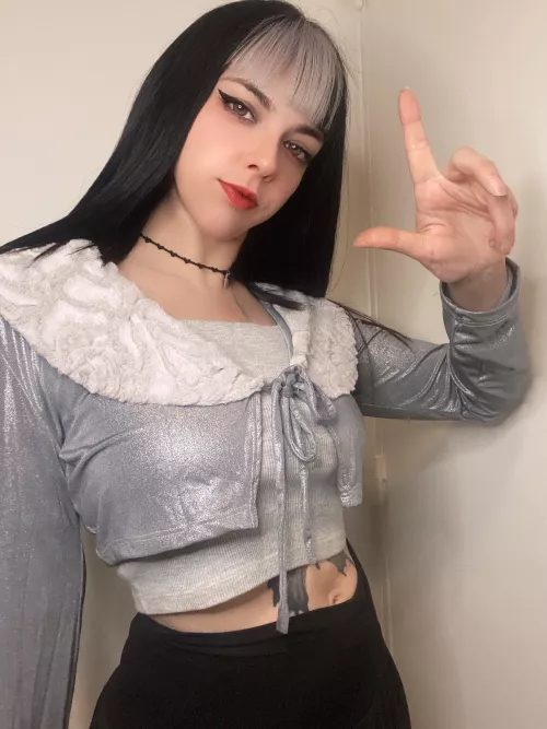 I know your dick throbs when you see my clothed pics, weak man. it's enough for you 