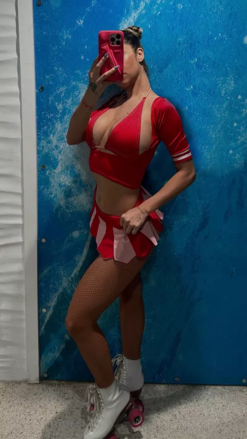 i like how red fits me 