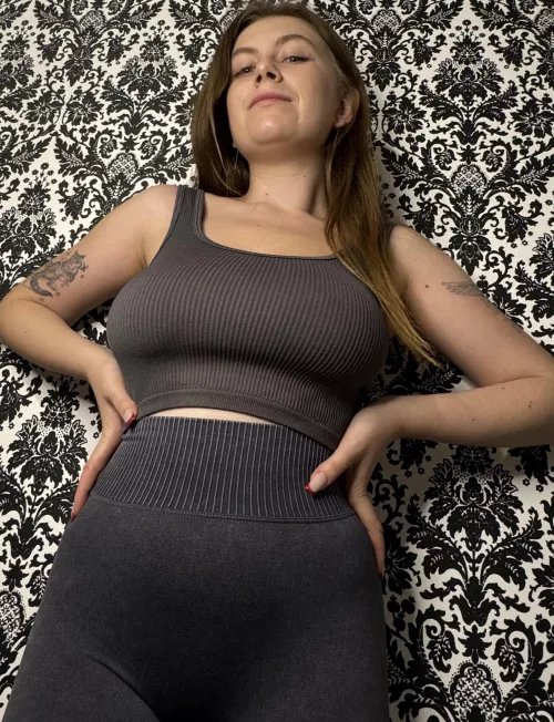 I love this crop top because it can hold my big boobs