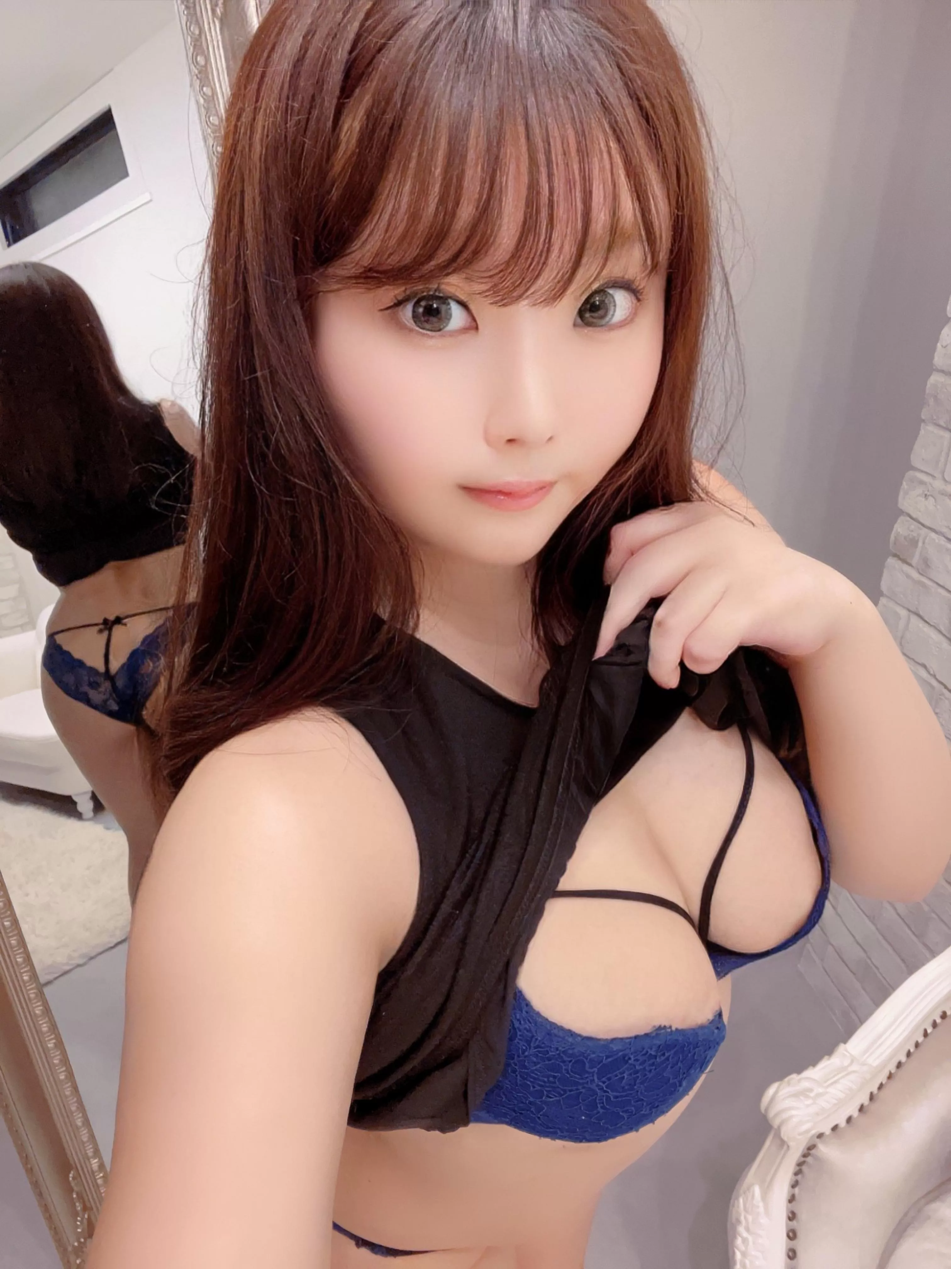 I’d have so much fun teasing you in public 😇